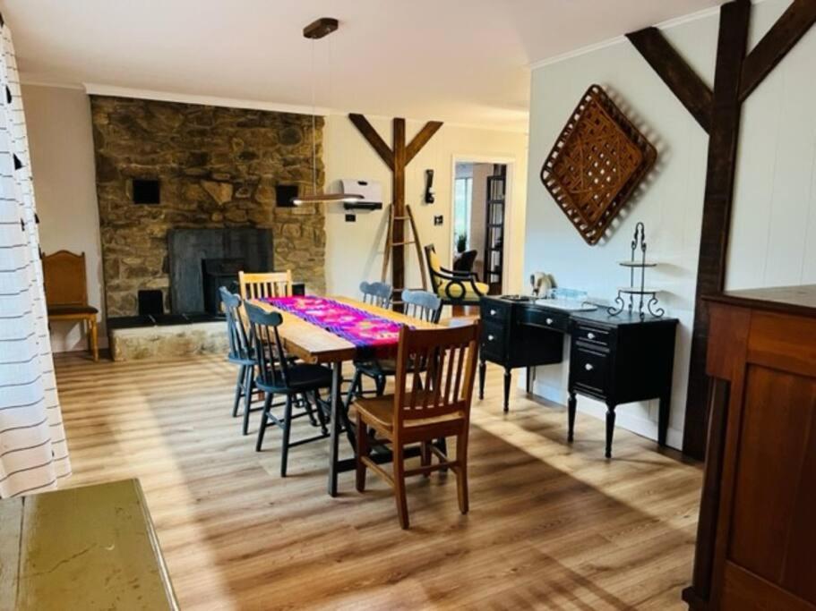 Mountain Lake Retreat - Hot Tub, Lake, Fire Pit, Wineries, Restaurant Harpers Ferry Ngoại thất bức ảnh