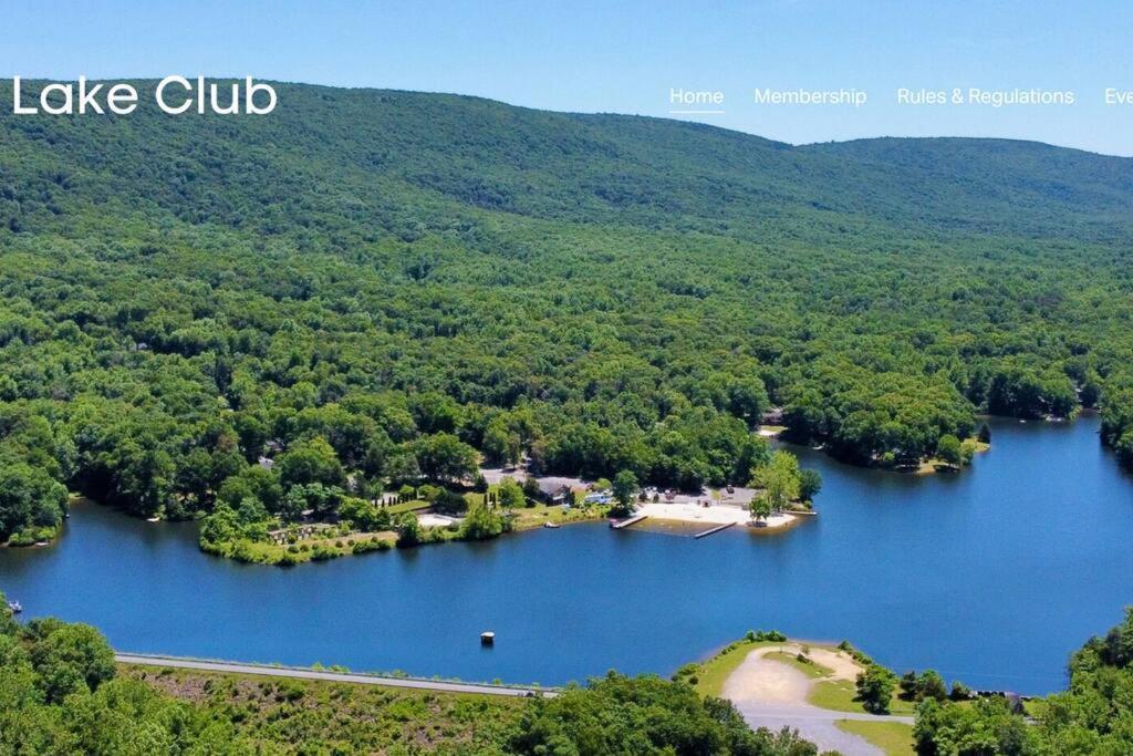 Mountain Lake Retreat - Hot Tub, Lake, Fire Pit, Wineries, Restaurant Harpers Ferry Ngoại thất bức ảnh