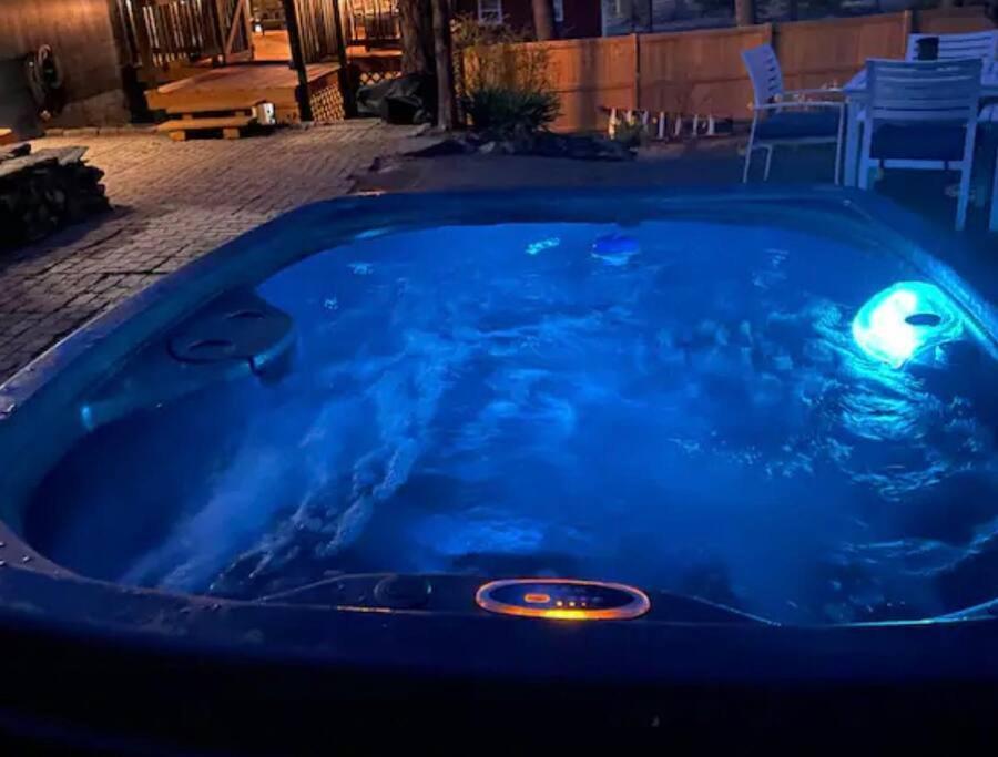 Mountain Lake Retreat - Hot Tub, Lake, Fire Pit, Wineries, Restaurant Harpers Ferry Ngoại thất bức ảnh