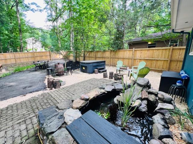 Mountain Lake Retreat - Hot Tub, Lake, Fire Pit, Wineries, Restaurant Harpers Ferry Ngoại thất bức ảnh